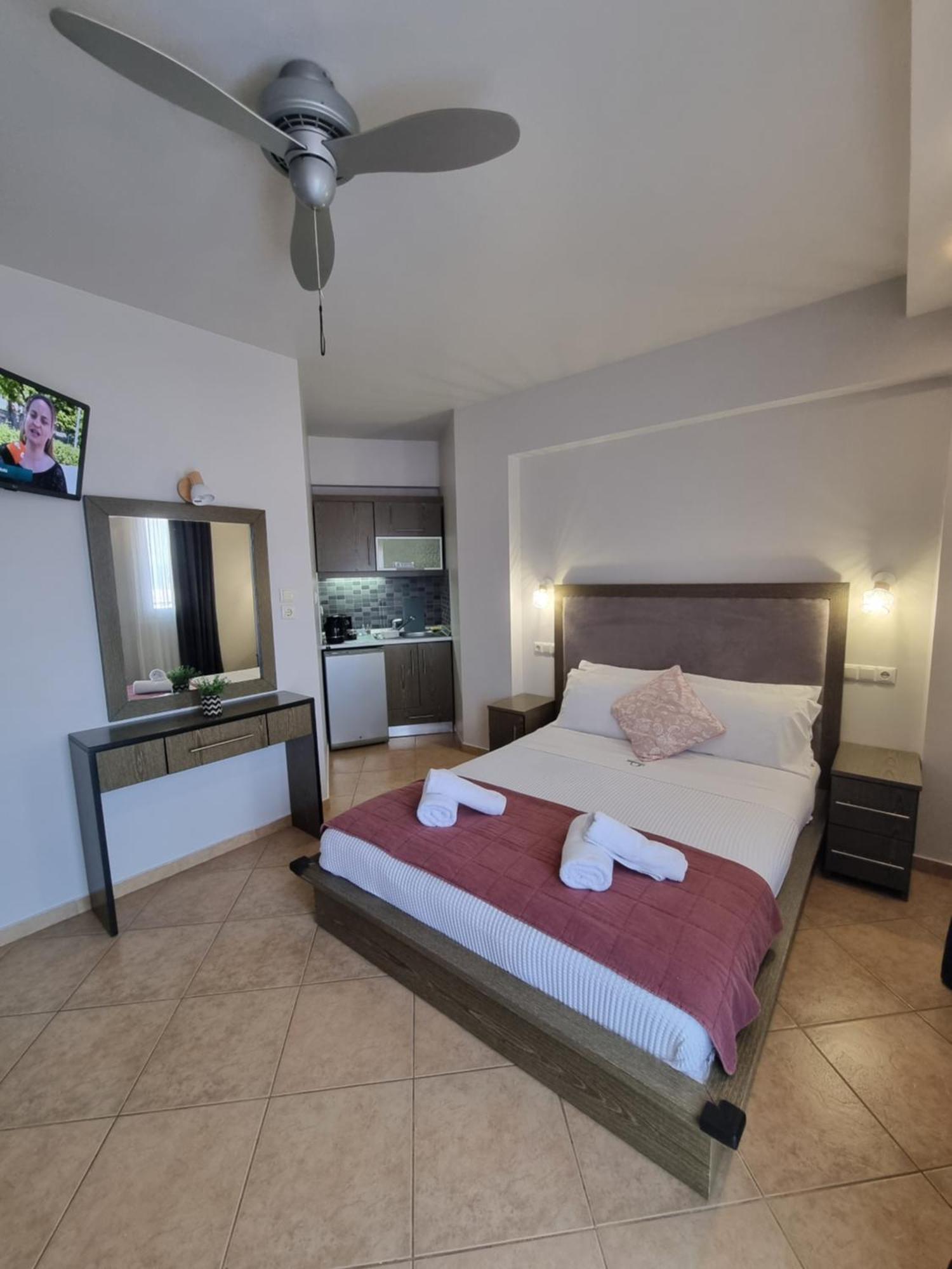 Greenhill Holiday Suites Sarti Ngoại thất bức ảnh